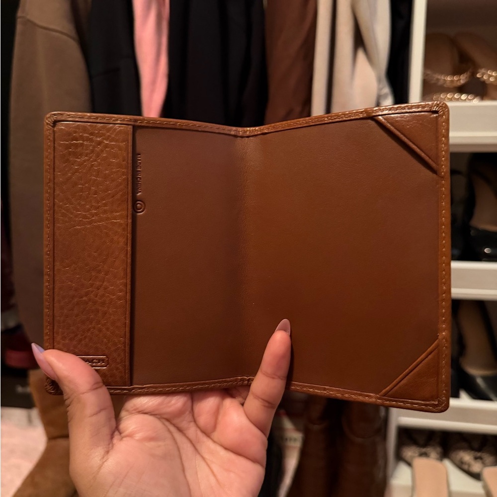 Vintage Coach Tan Leather Passport Case NWT - Picture 2 of 6